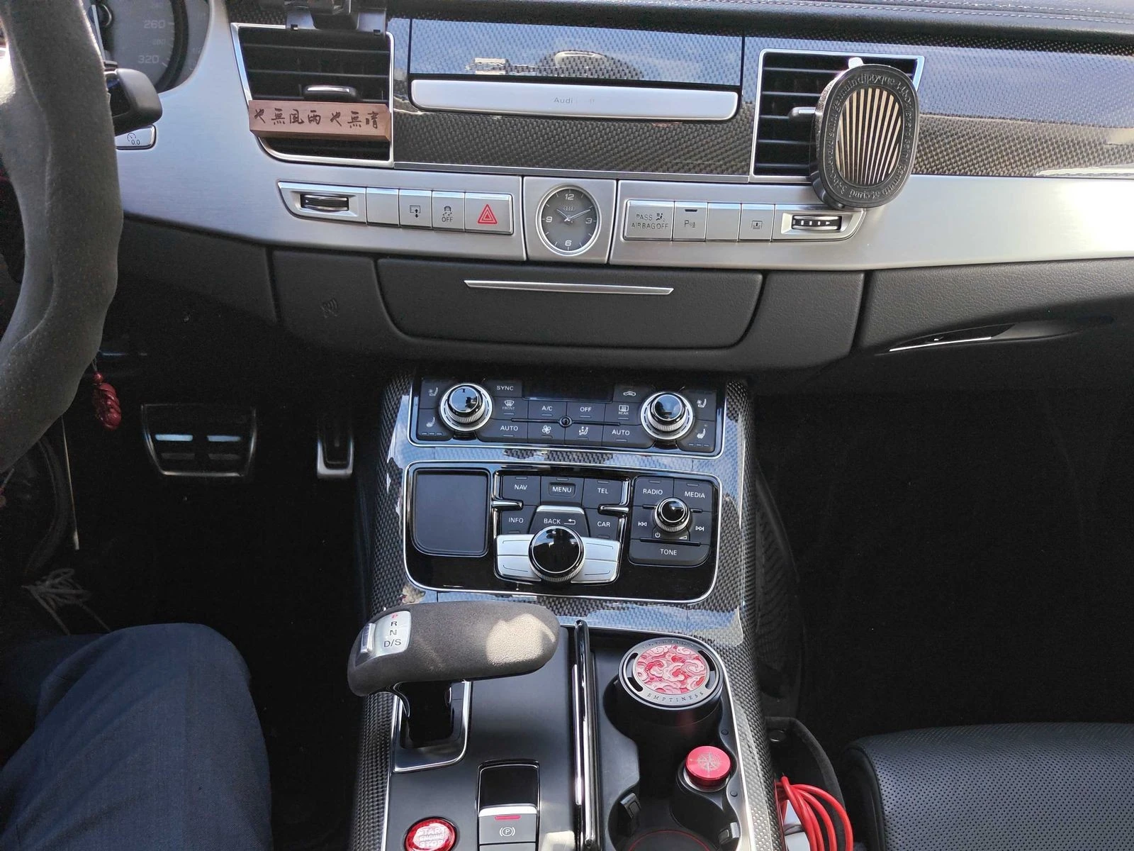 Audi S8  С РЕГИСТРАЦИЯ & АВТО КРЕДИТ , снимка 9 - Автомобили и джипове - 53949590