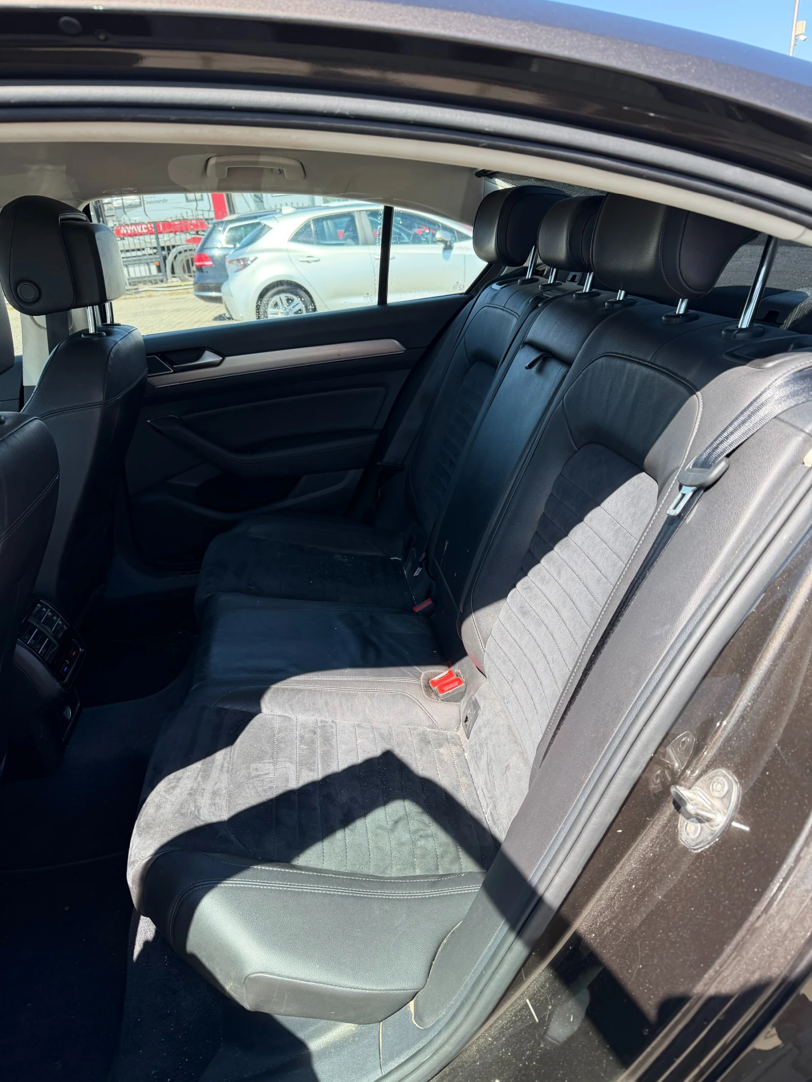 VW Passat 1.6TDI AVTOMAT/NAVI/KAMERA EURO 6 | Mobile.bg � ����������� 10