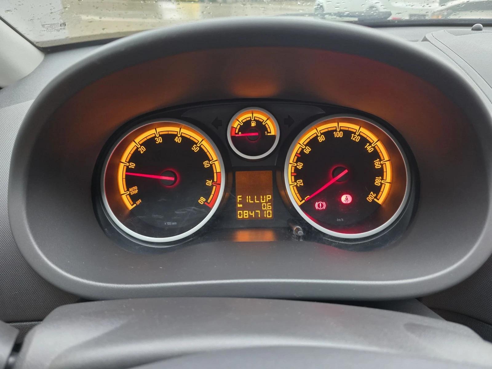 Opel Corsa 1.2бензин 84000км, снимка 9 - Автомобили и джипове - 54785799