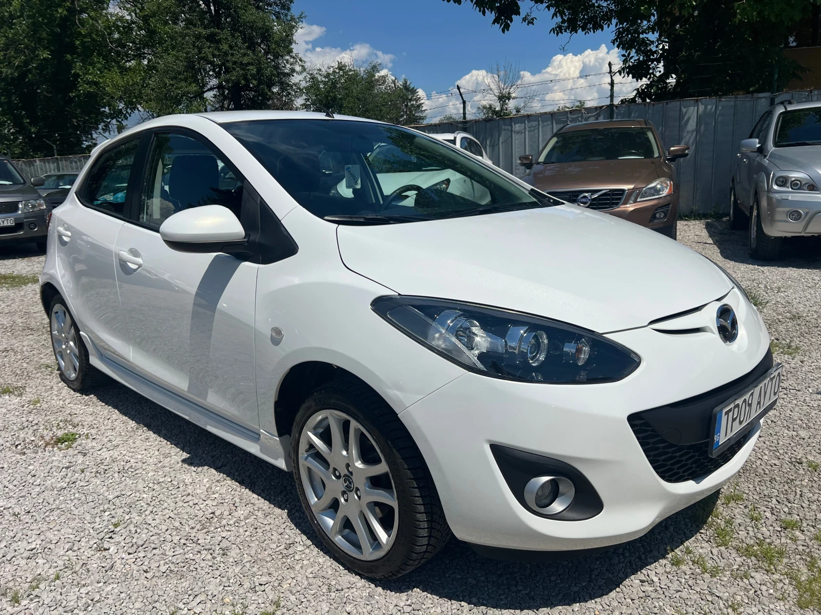 Mazda 2 1.5* ШВЕЙЦАРИЯ* Facelift* , снимка 3 - Автомобили и джипове - 54837631