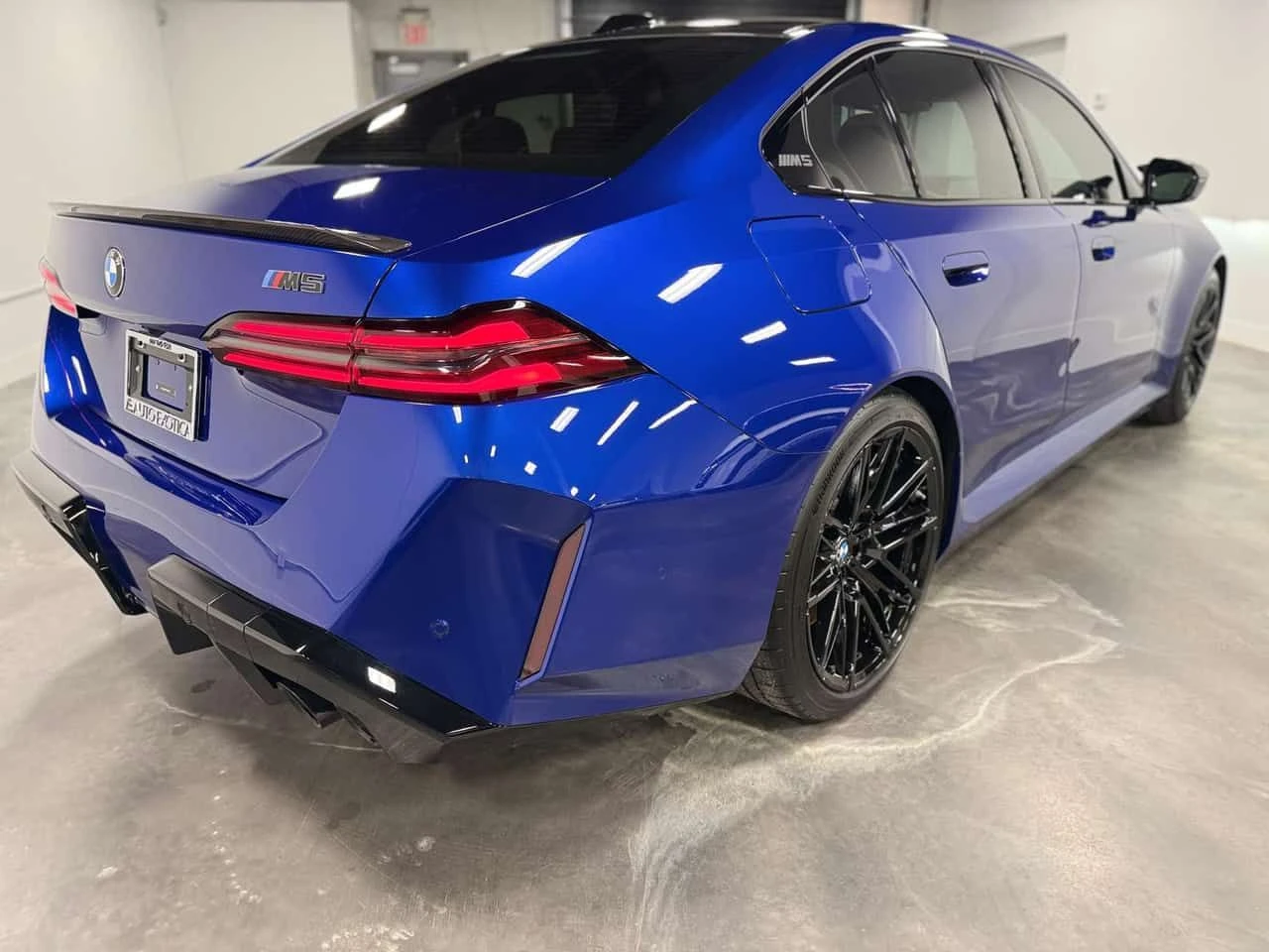 BMW M5 | CARFAX | БЕЗ ПЪРВОНАЧАЛНА ВНОСКА, снимка 7 - Автомобили и джипове - 55187047