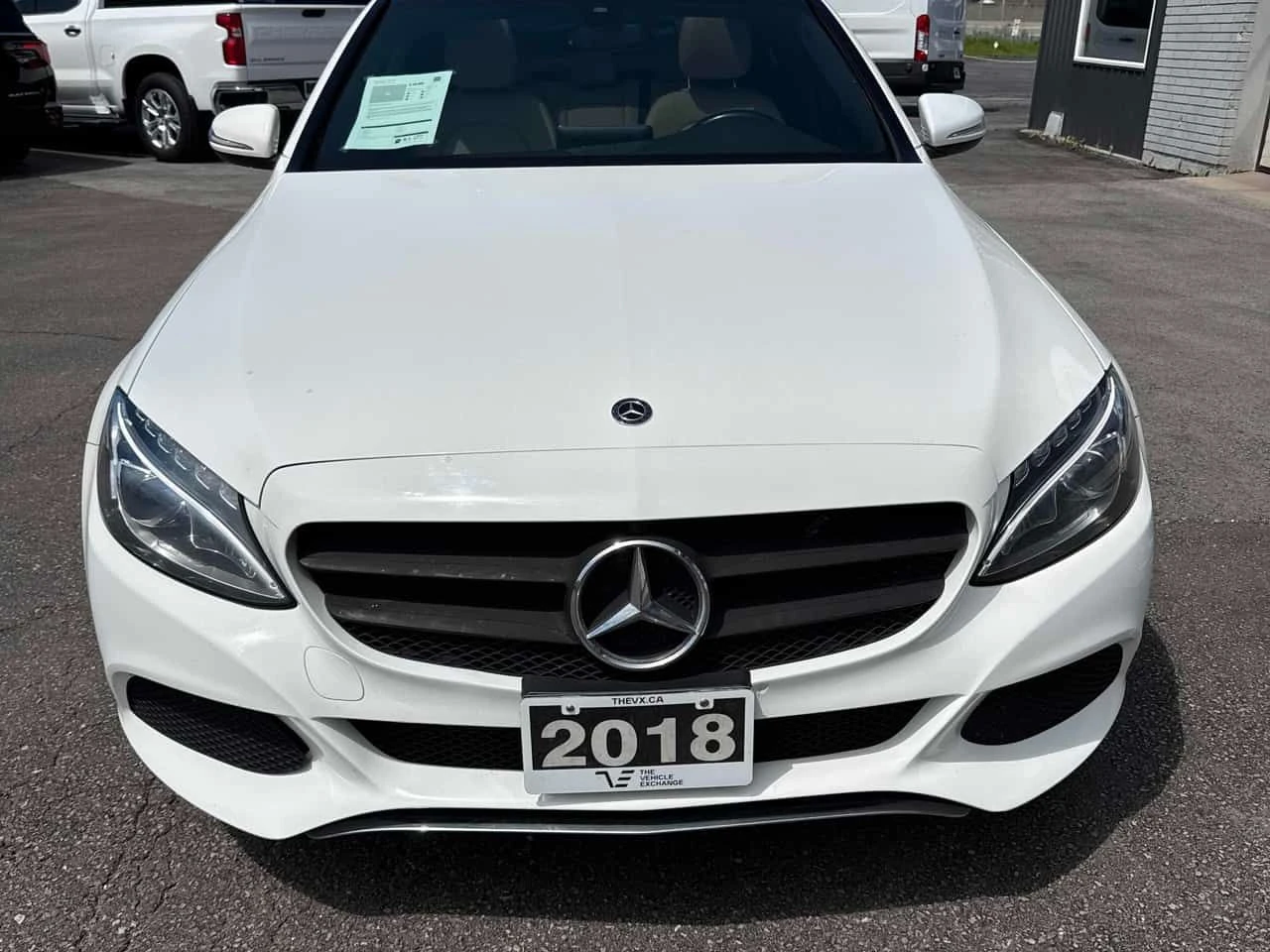 Mercedes-Benz C 300 * CARFAX * АВТОКРЕДИТ БЕЗ ПЪРВОНАЧАЛНА ВНОСКА, снимка 6 - Автомобили и джипове - 55335309