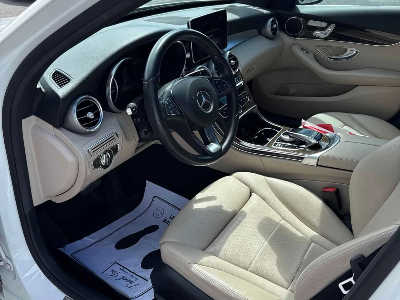 Mercedes-Benz C 300 * CARFAX * АВТОКРЕДИТ БЕЗ ПЪРВОНАЧАЛНА ВНОСКА, снимка 5 - Автомобили и джипове - 55335309