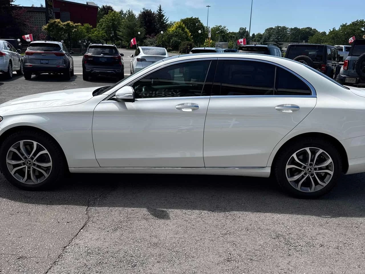 Mercedes-Benz C 300 * CARFAX * АВТОКРЕДИТ БЕЗ ПЪРВОНАЧАЛНА ВНОСКА, снимка 2 - Автомобили и джипове - 55335309