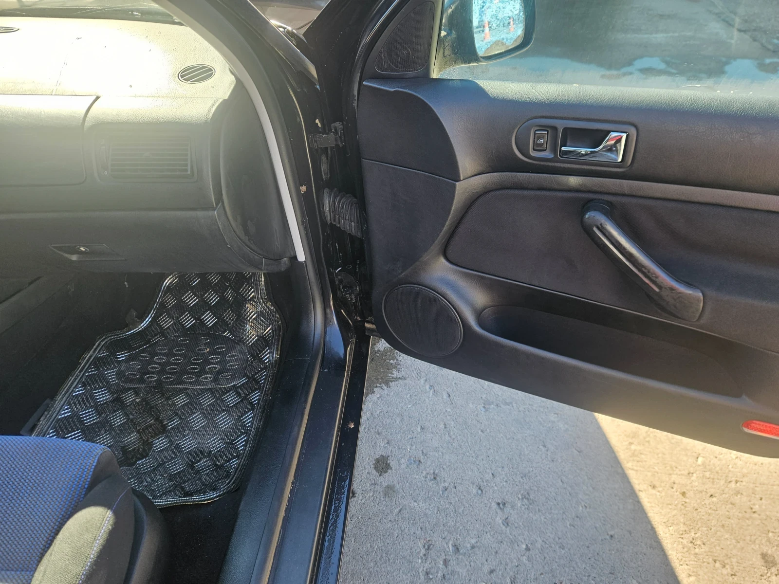 VW Golf 1.9 .90кс тди, снимка 14 - Автомобили и джипове - 56639869