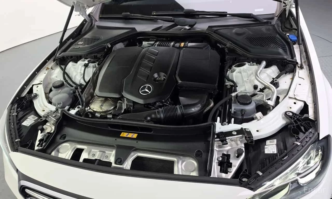 Mercedes-Benz E 220 d 4MATIC Exclusive , снимка 6 - Автомобили и джипове - 56649327