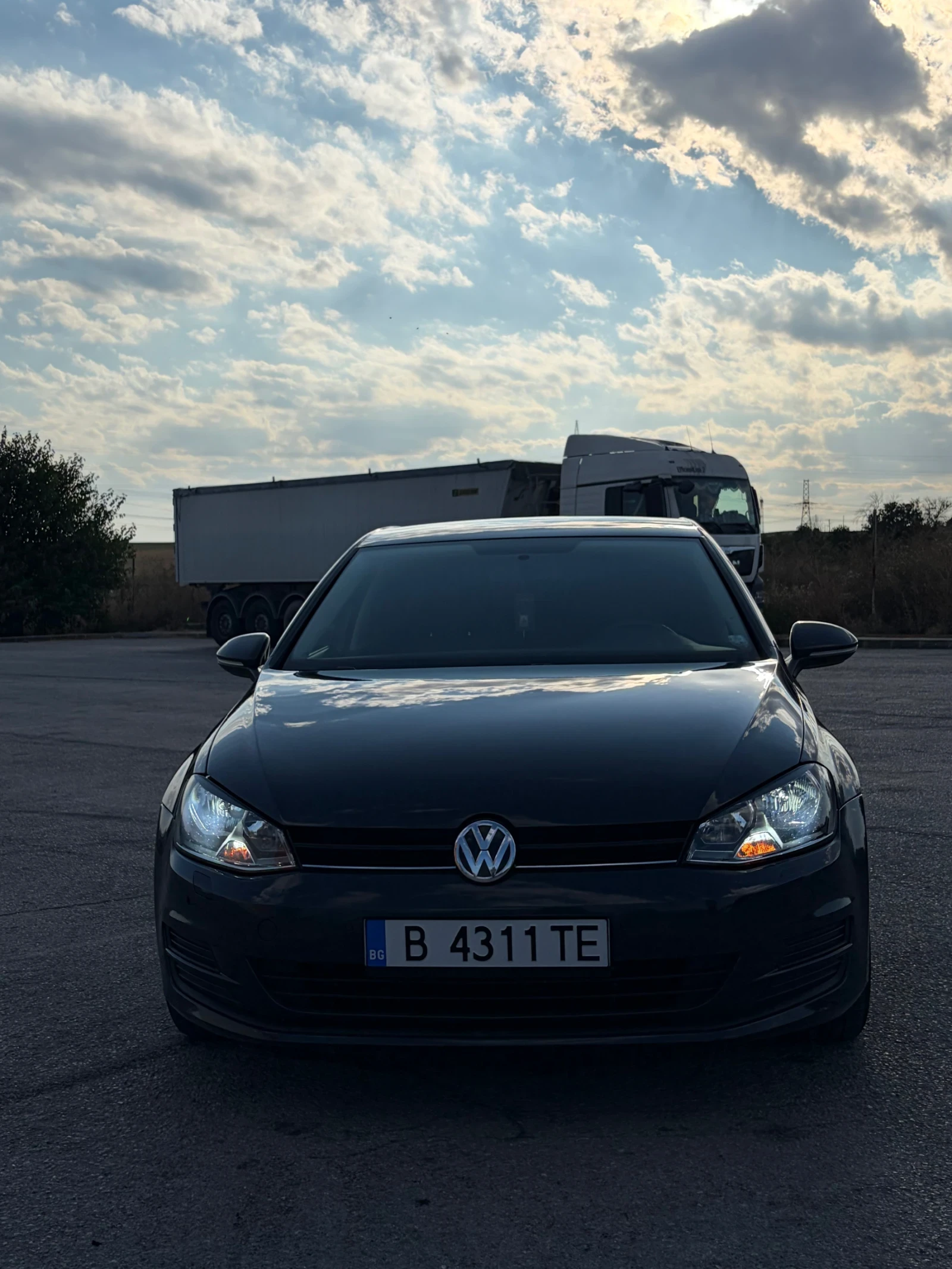 VW Golf, снимка 2 - Автомобили и джипове - 56665650