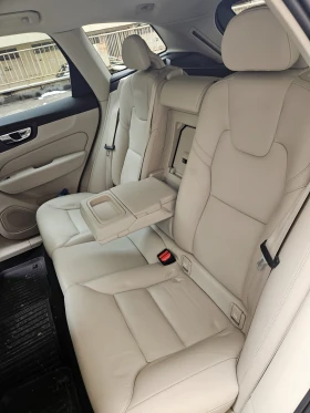 Volvo XC60 2.0 D4 Напълно обслужен + Каско + Гражданска, снимка 10