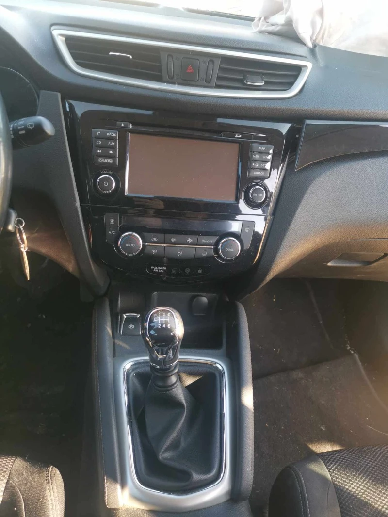 Nissan Qashqai 1.6dci, снимка 12 - Автомобили и джипове - 44304226