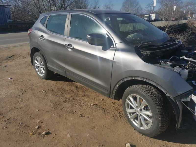 Nissan Qashqai 1.6dci, снимка 6 - Автомобили и джипове - 44304226