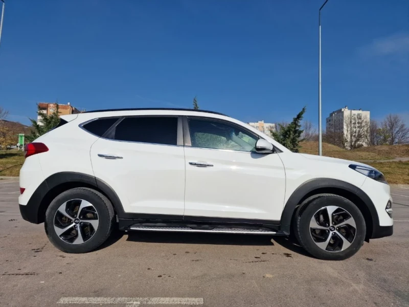 Hyundai Tucson, снимка 4 - Автомобили и джипове - 48414433