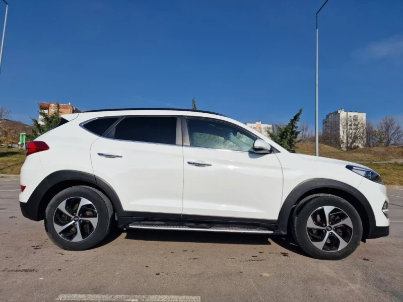 Hyundai Tucson, снимка 5 - Автомобили и джипове - 48414433