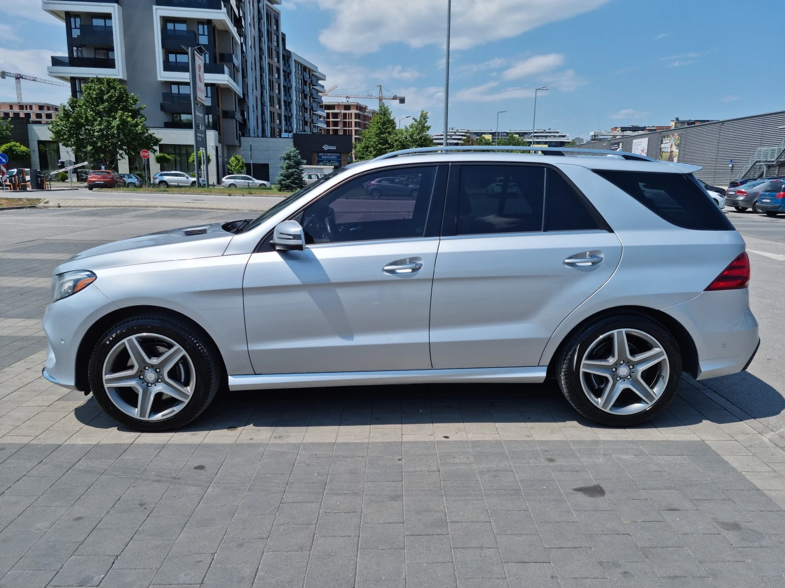 Mercedes-Benz GLE 350 4MATIC * AMG LINE* /360  CAM/DISTR/9G-TR/LED INT S - изображение 3