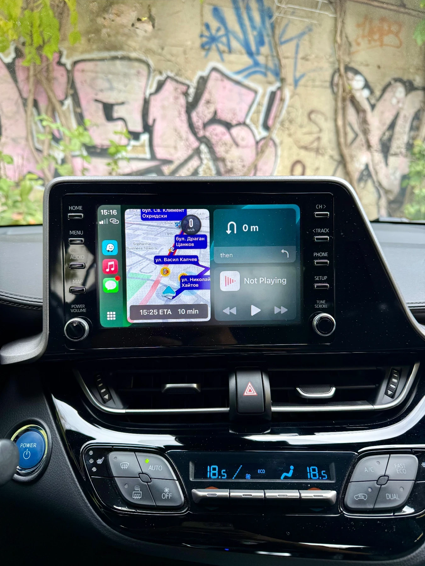 Toyota C-HR 1.8 Hybrid Гаранционна - изображение 9