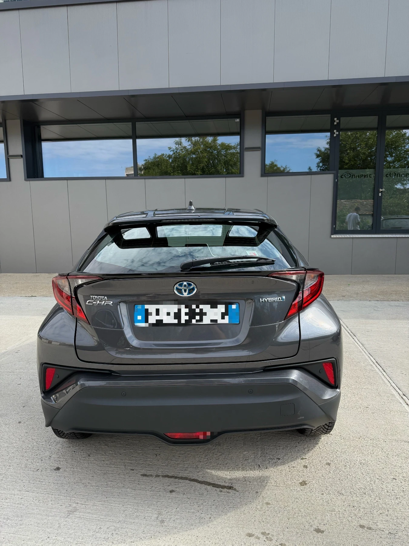 Toyota C-HR 1.8 Hybrid Гаранционна - изображение 6