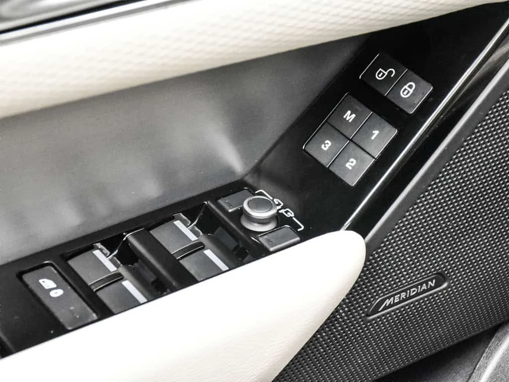 Land Rover Range Rover Velar * P340 R Dynamic S * CARFAX * ���� �� �� | Mobile.bg � ����������� 15