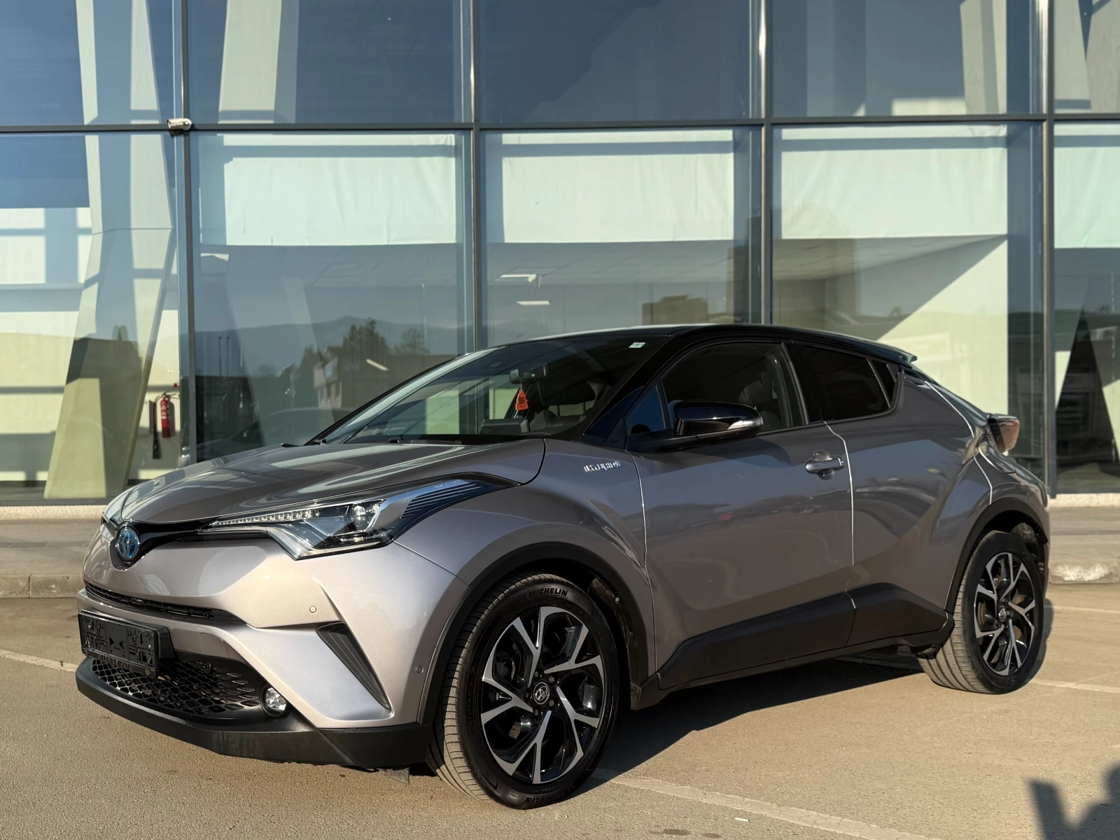 Toyota C-HR 6 МЕСЕЦА ГАРАНЦИЯ/1.8Hybrid 122к.с. Всички Екстри