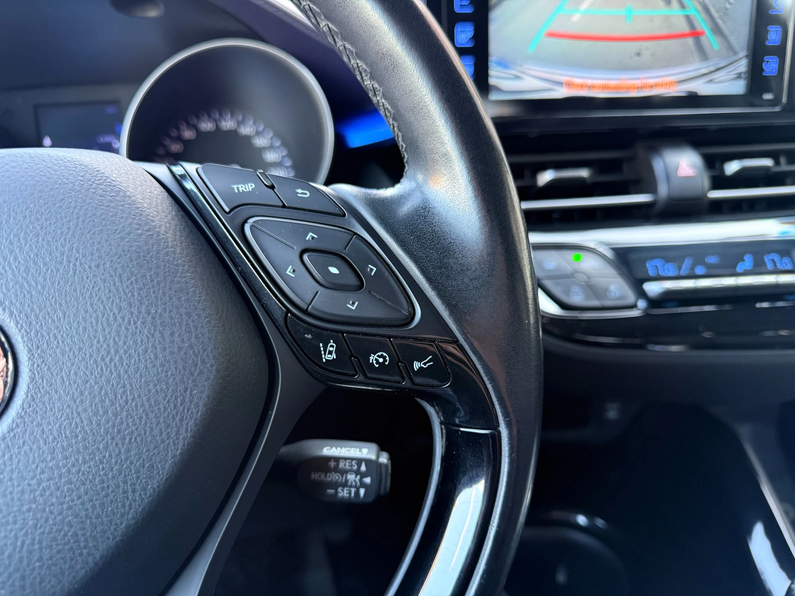 Toyota C-HR 6 МЕСЕЦА ГАРАНЦИЯ/1.8Hybrid 122к.с. Всички Екстри, снимка 15 - Автомобили и джипове - 53747557