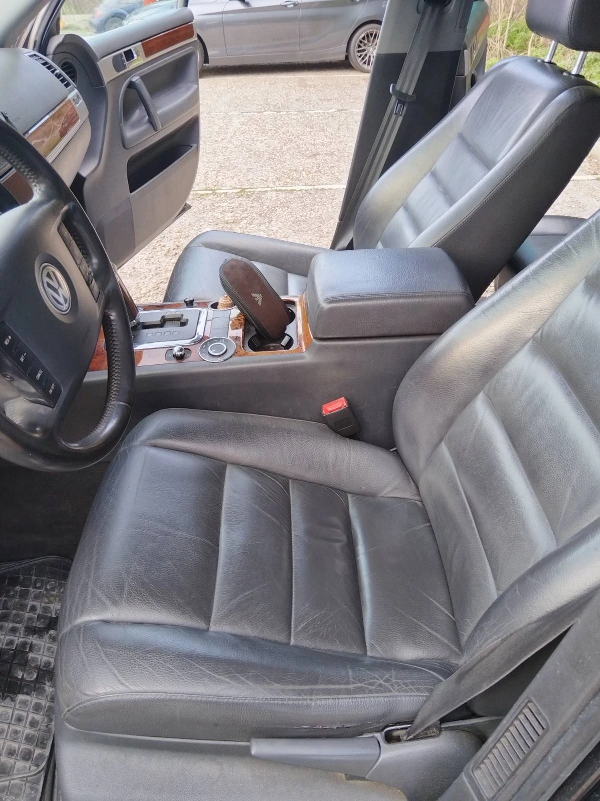 VW Touareg, снимка 6 - Автомобили и джипове - 54084072