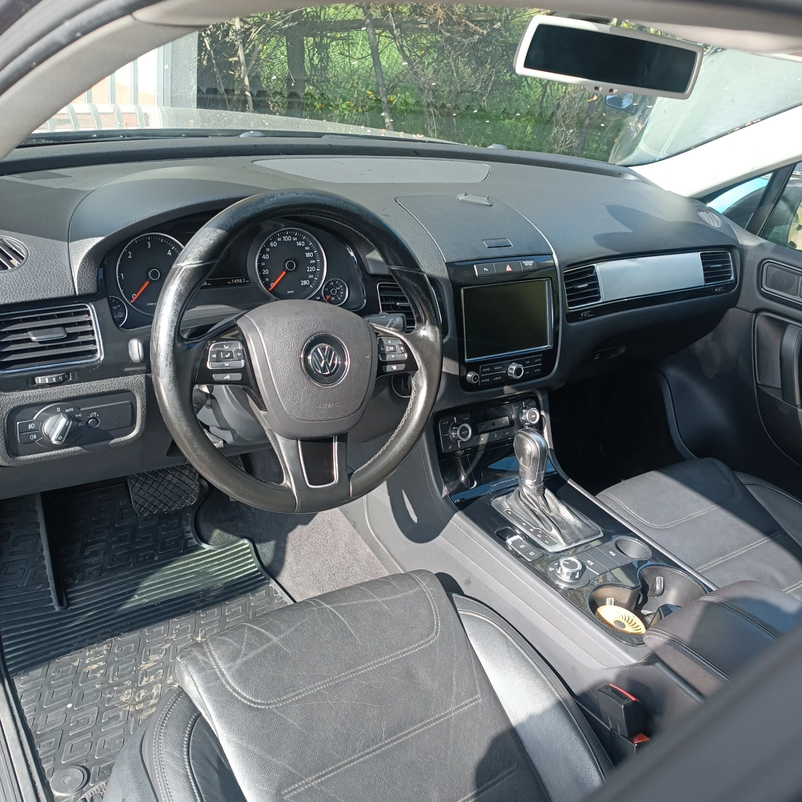 VW Touareg, снимка 6 - Автомобили и джипове - 54489707