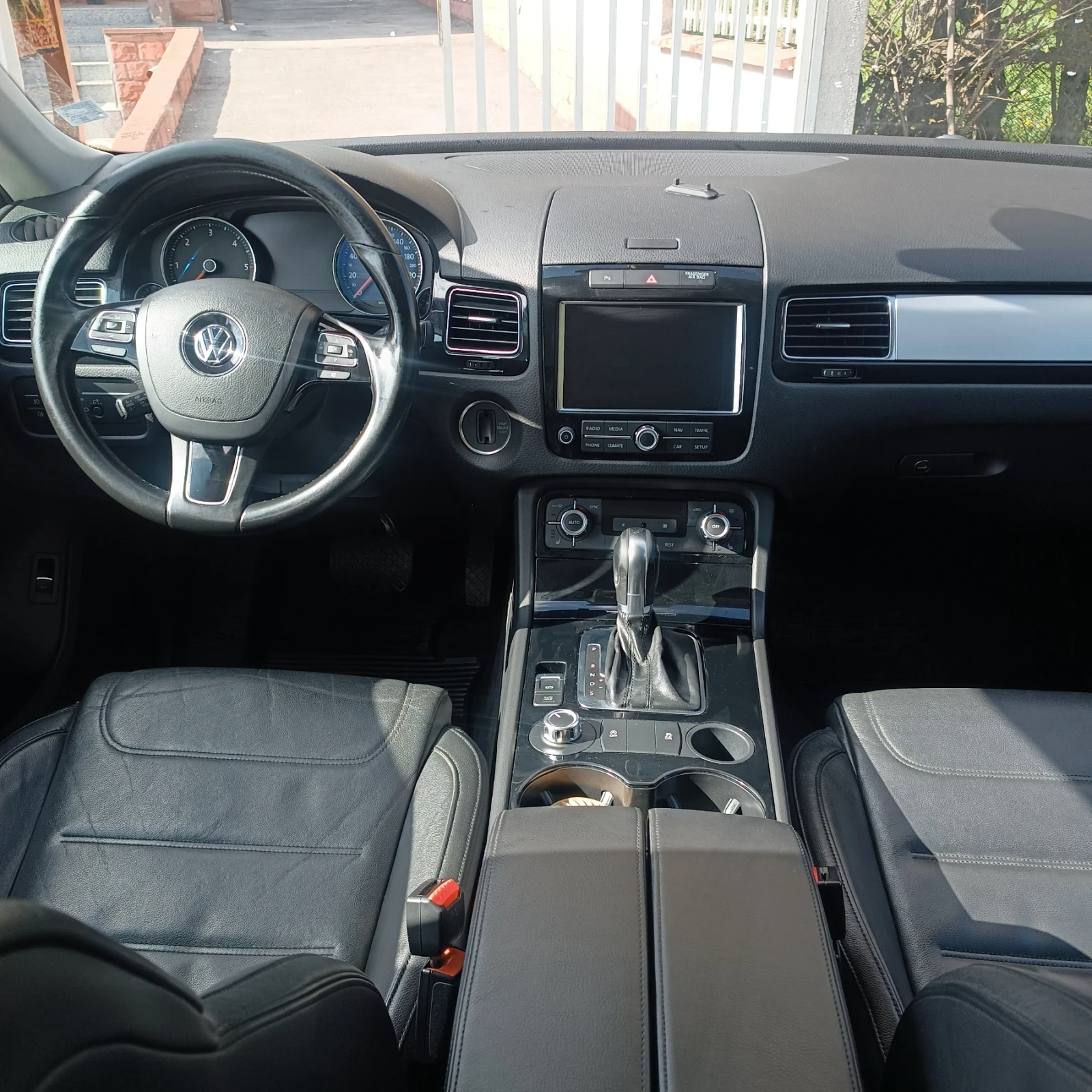 VW Touareg, снимка 3 - Автомобили и джипове - 54489707