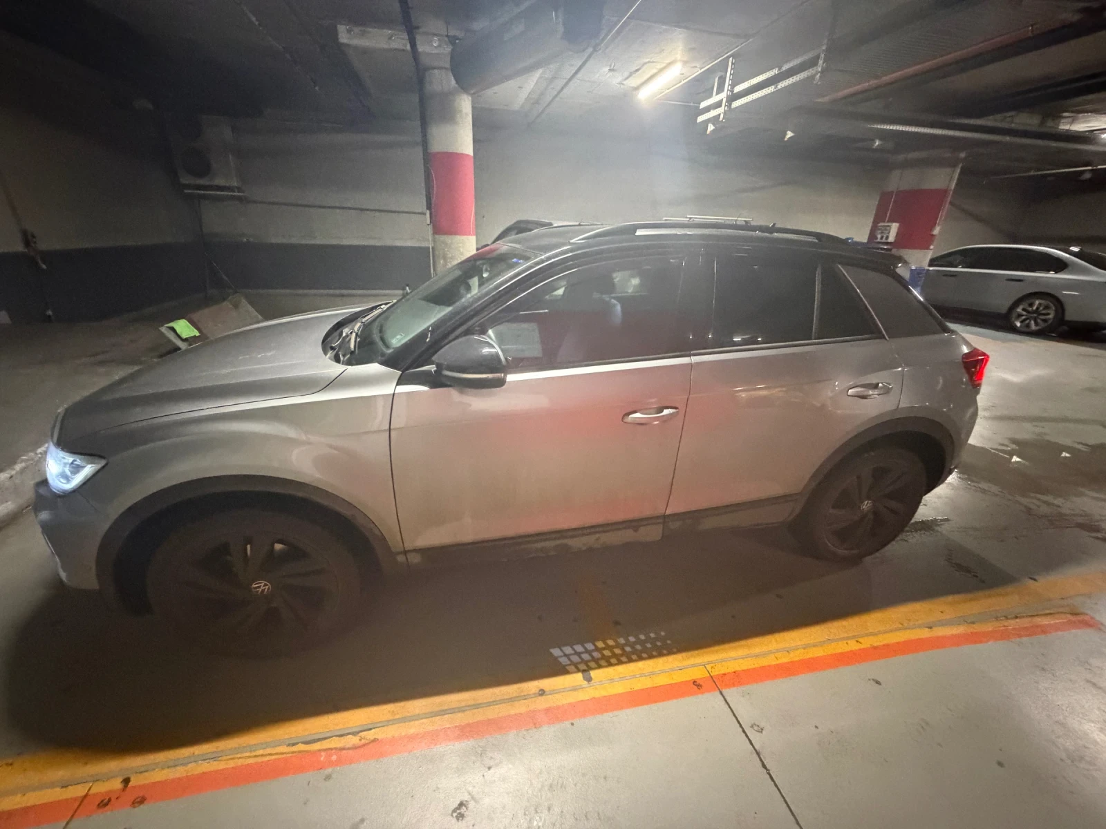 VW T-Roc, снимка 5 - Автомобили и джипове - 54632300
