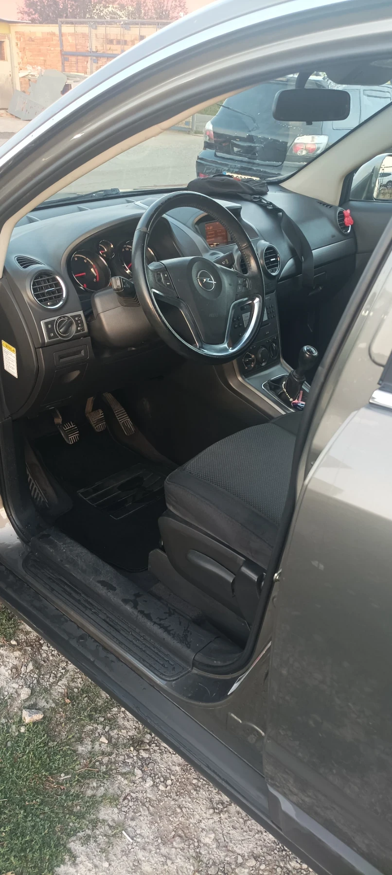Opel Antara, снимка 11 - Автомобили и джипове - 56043619