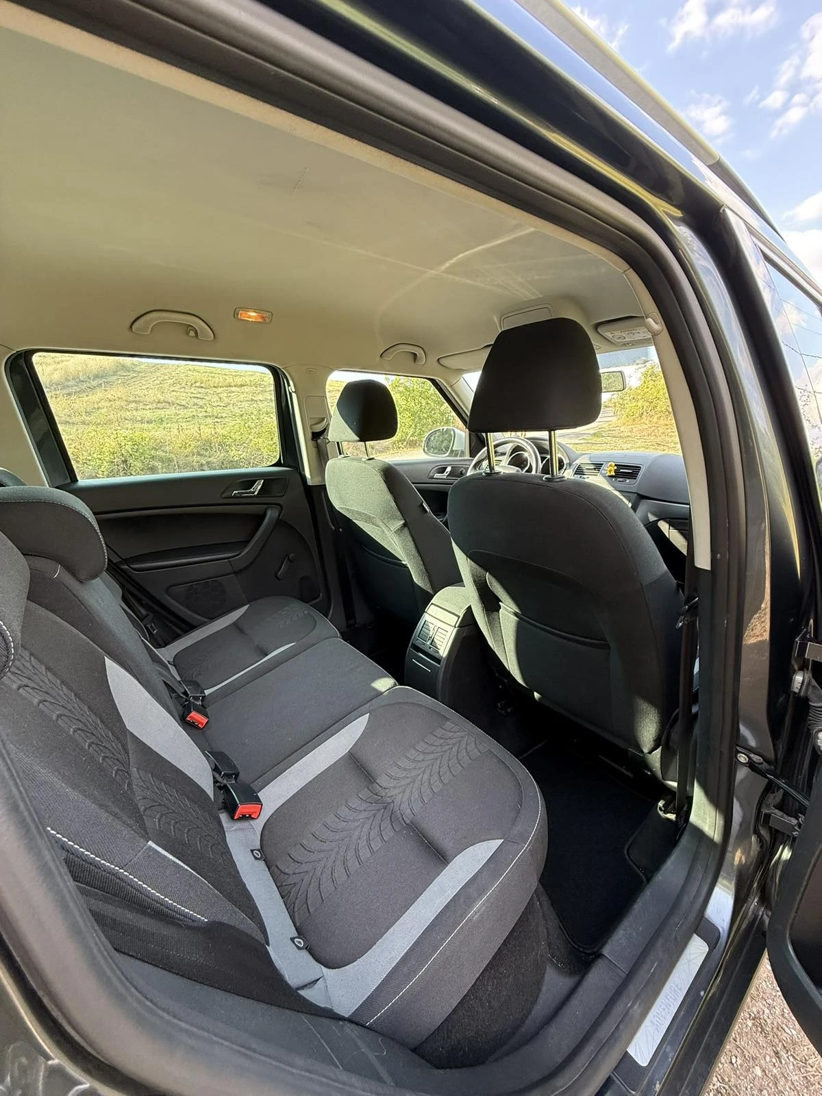 Skoda Yeti Adventure, снимка 7 - Автомобили и джипове - 56340180