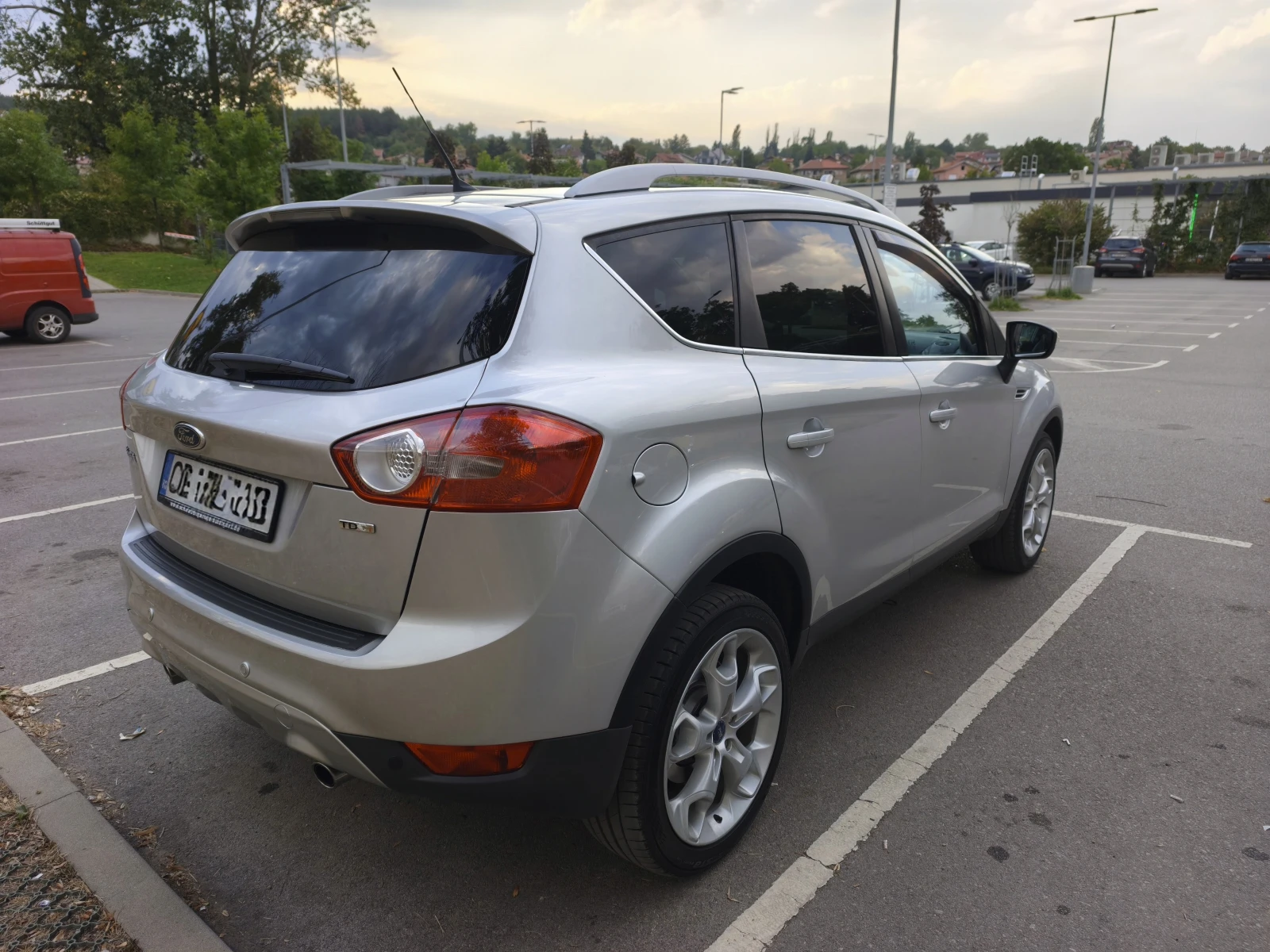 Ford Kuga Titanium, снимка 4 - Автомобили и джипове - 56575263