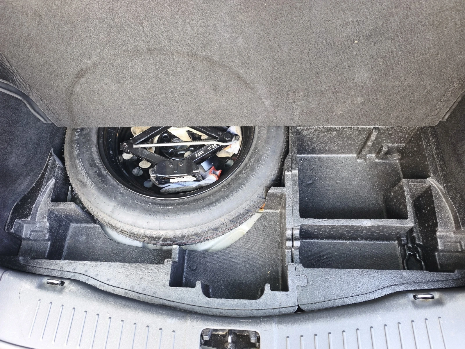 Ford Kuga Titanium, снимка 15 - Автомобили и джипове - 56575263