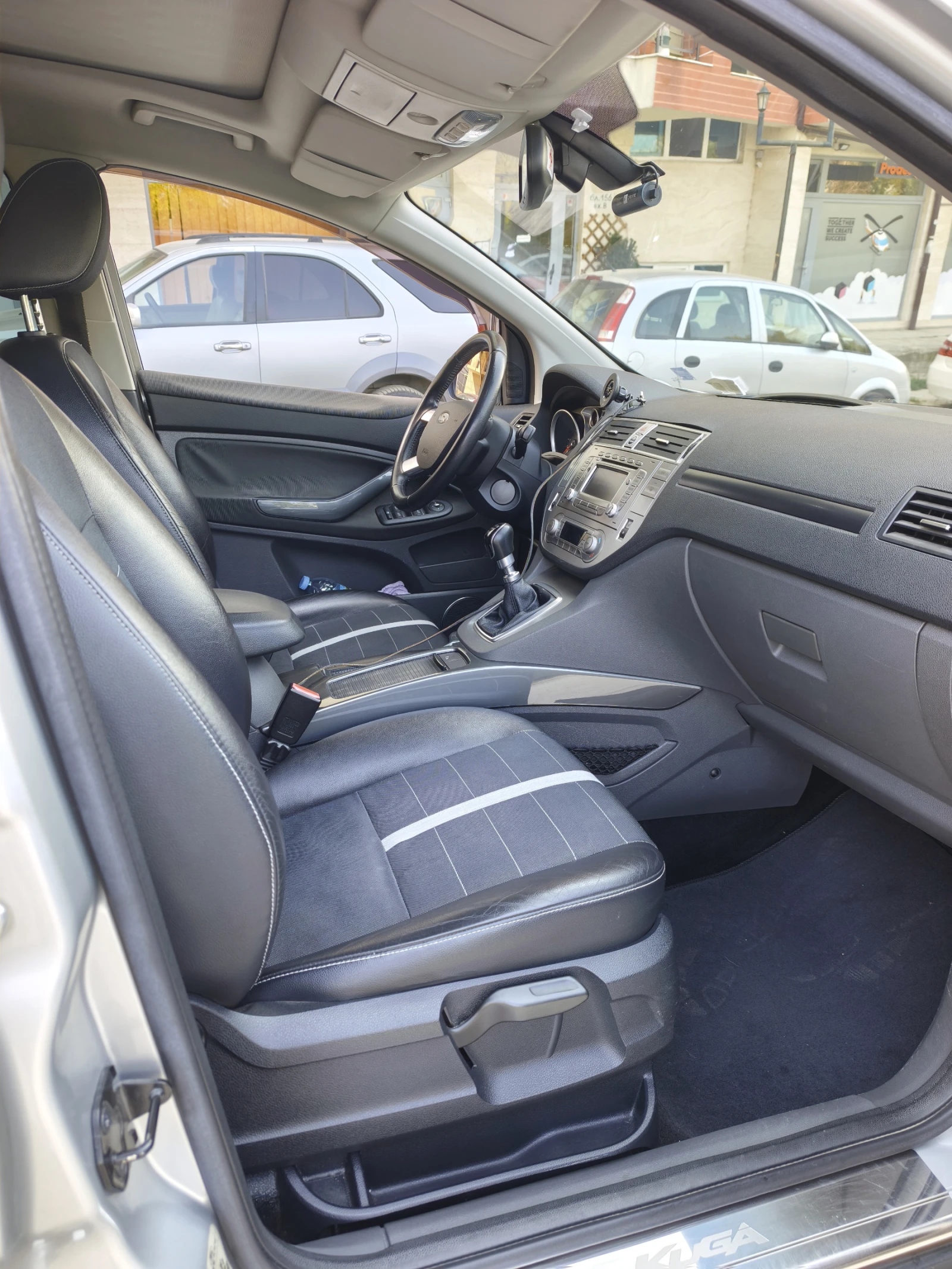 Ford Kuga Titanium, снимка 9 - Автомобили и джипове - 56575263