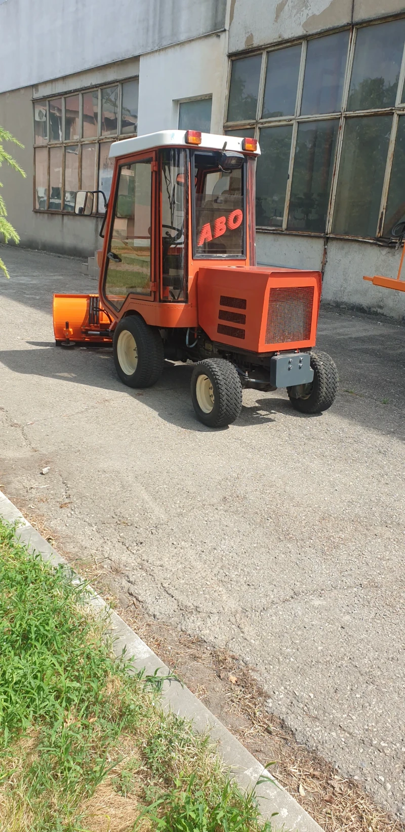 Други специализирани машини Unimog Кубота , снимка 3 - Индустриална техника - 47516036