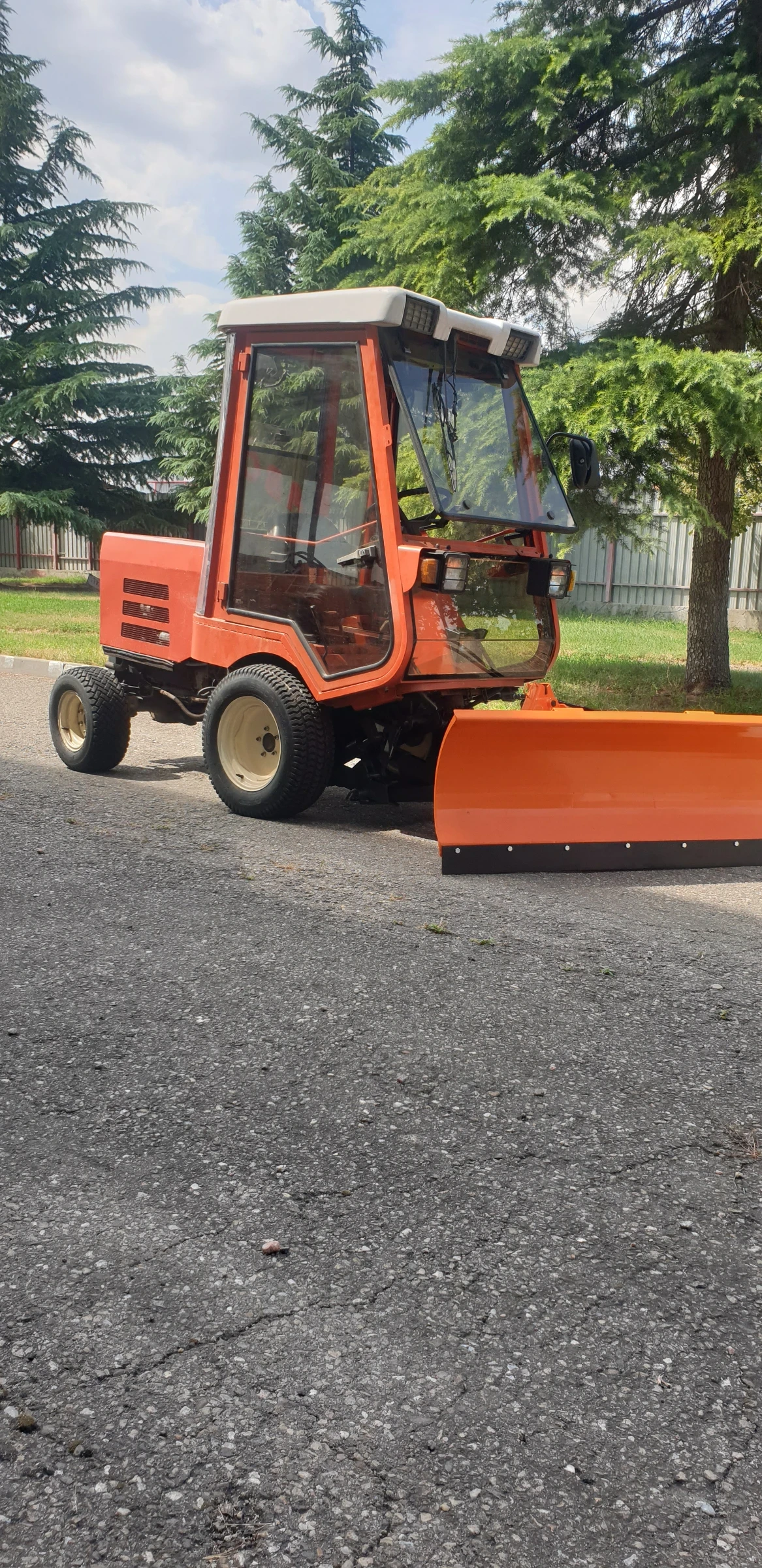 Други специализирани машини Unimog Кубота  - изображение 2