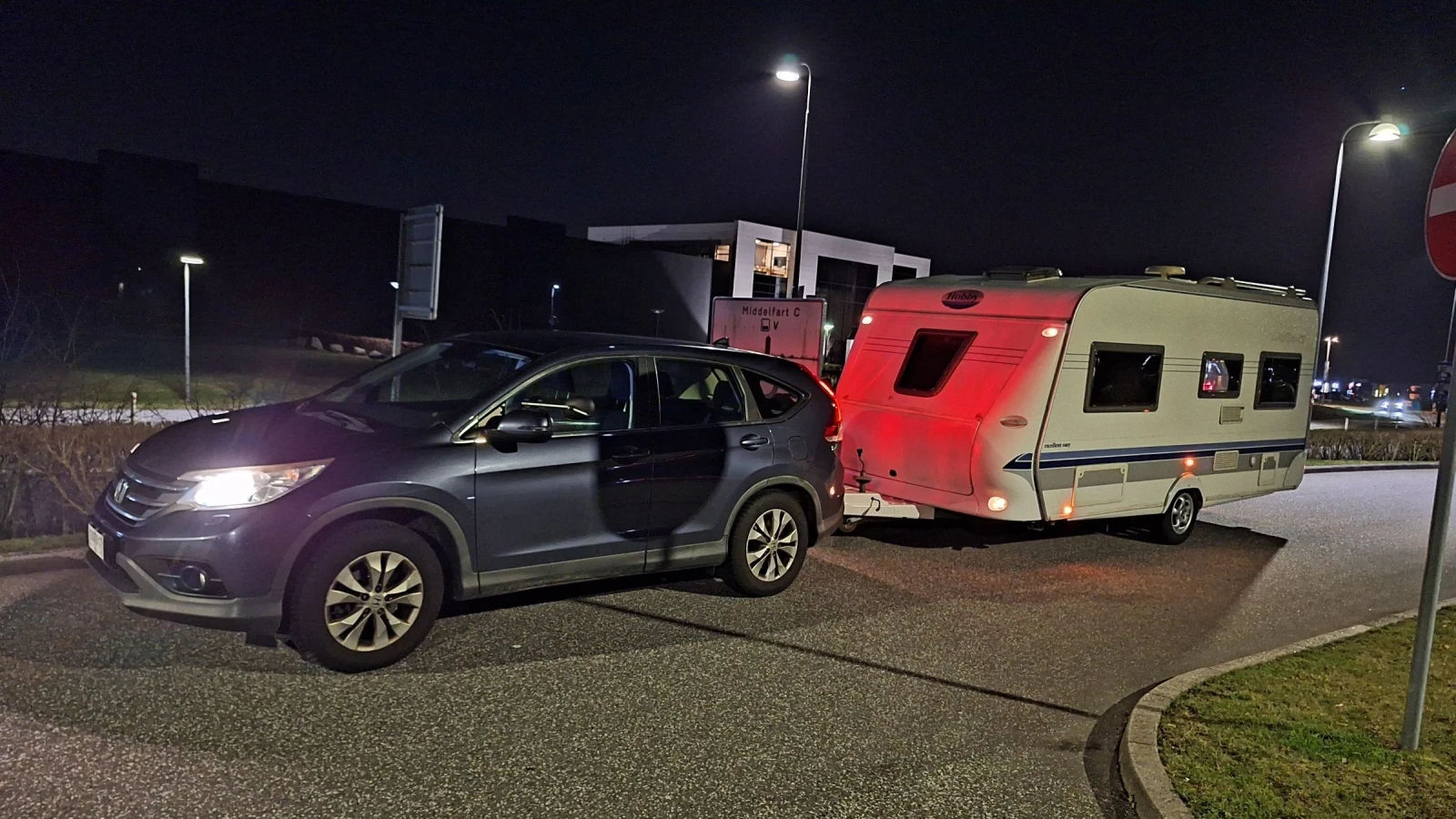 Каравана Hobby Excellent easy, снимка 5 - Каравани и кемпери - 53991330