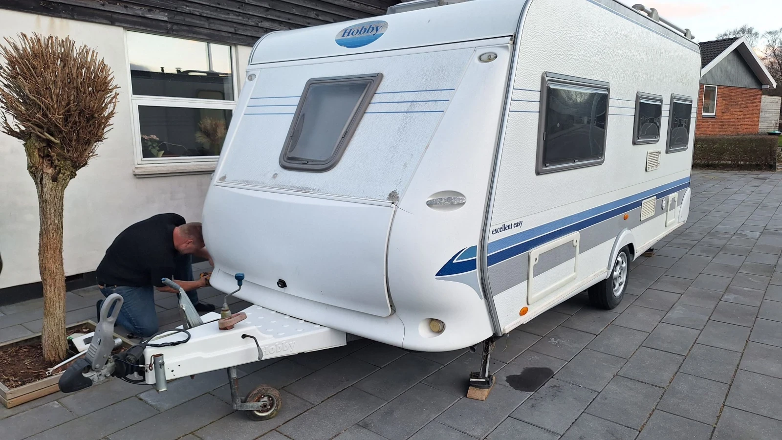 Каравана Hobby Excellent easy, снимка 4 - Каравани и кемпери - 53991330