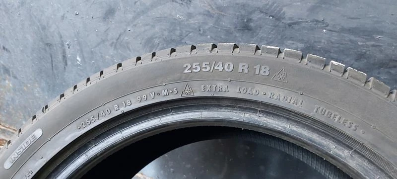 Гуми Зимни 255/40R18, снимка 8 - Гуми и джанти - 35125488