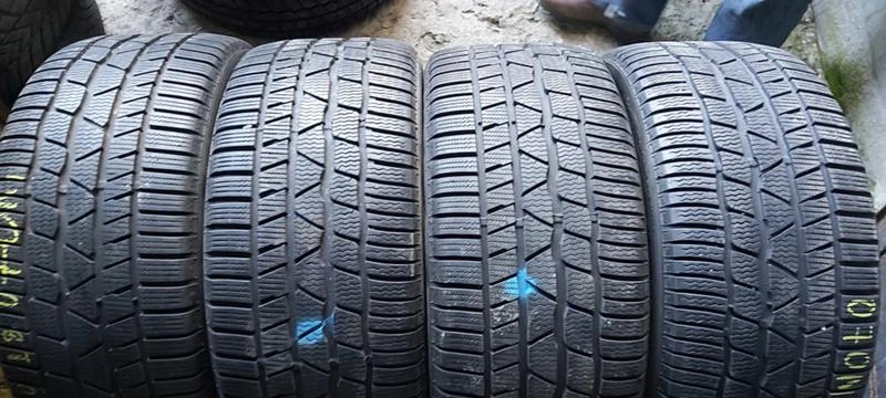 Гуми Зимни 255/40R18, снимка 1 - Гуми и джанти - 35125488