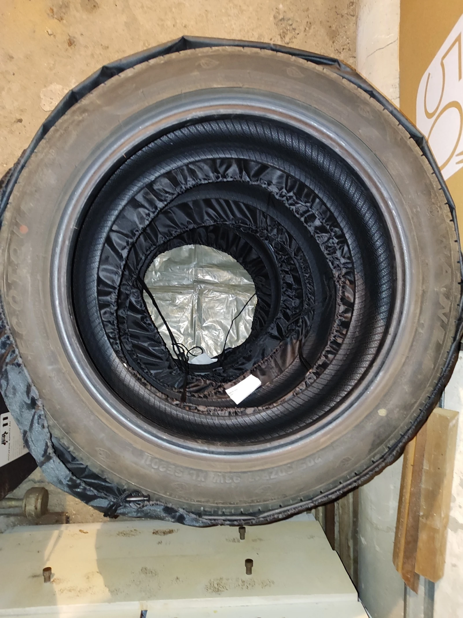 Гуми Летни 205/50R17, снимка 5 - Гуми и джанти - 53776019