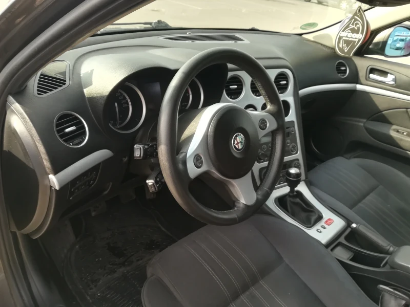 Alfa Romeo 159 sportwagon 1.9JTDм КЛИМАТРОНИК , снимка 8 - Автомобили и джипове - 47551092