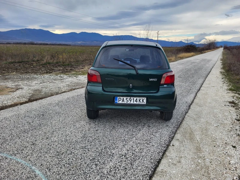 Toyota Yaris 1.0, снимка 7 - Автомобили и джипове - 48356333