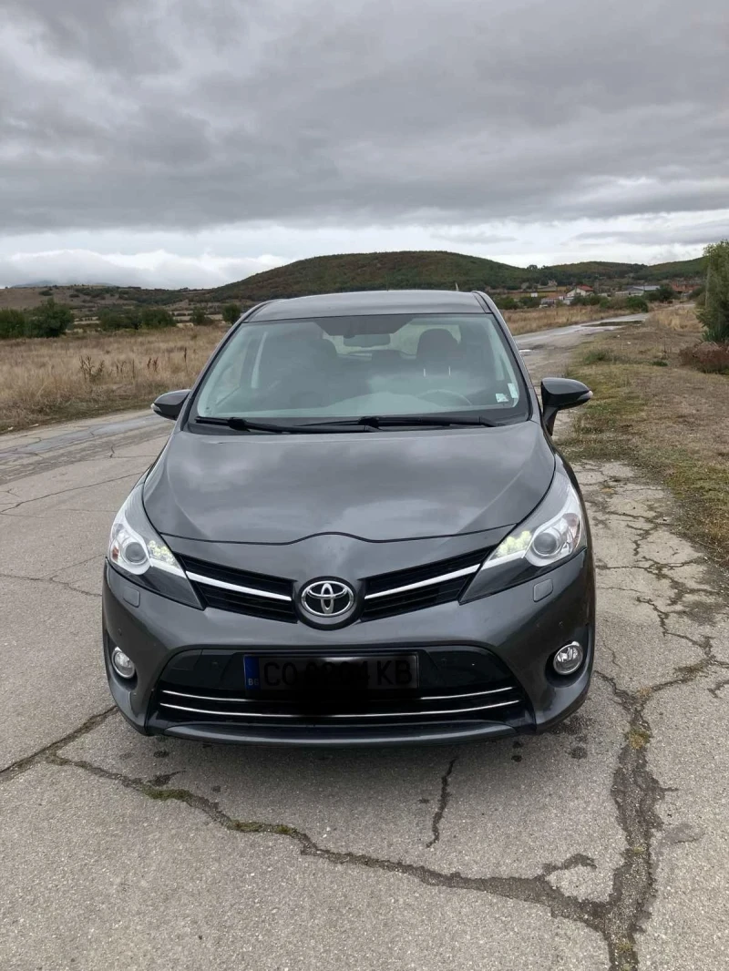 Toyota Verso, снимка 7 - Автомобили и джипове - 52338577