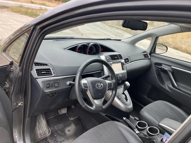 Toyota Verso, снимка 5 - Автомобили и джипове - 52338577
