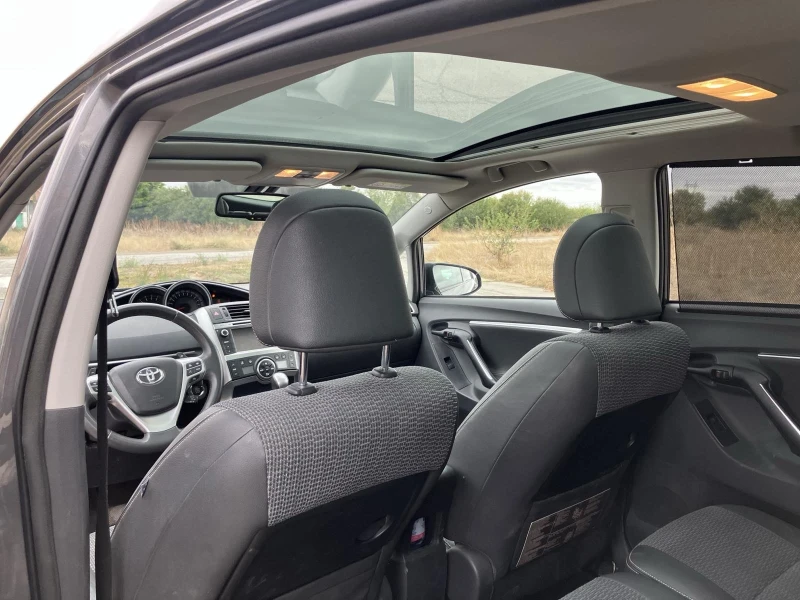 Toyota Verso, снимка 3 - Автомобили и джипове - 52338577