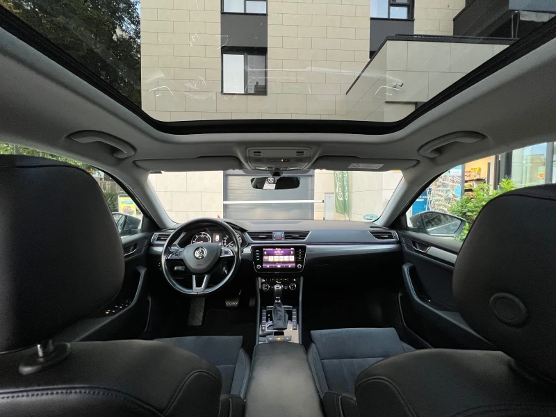 Skoda Superb 2.0 TDI EDITION PANORAMA ALCANTARA, снимка 11 - Автомобили и джипове - 52659354