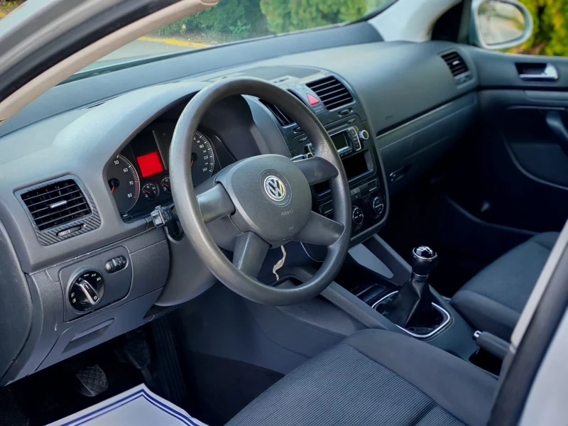 VW Golf 1.6, снимка 17 - Автомобили и джипове - 52140072