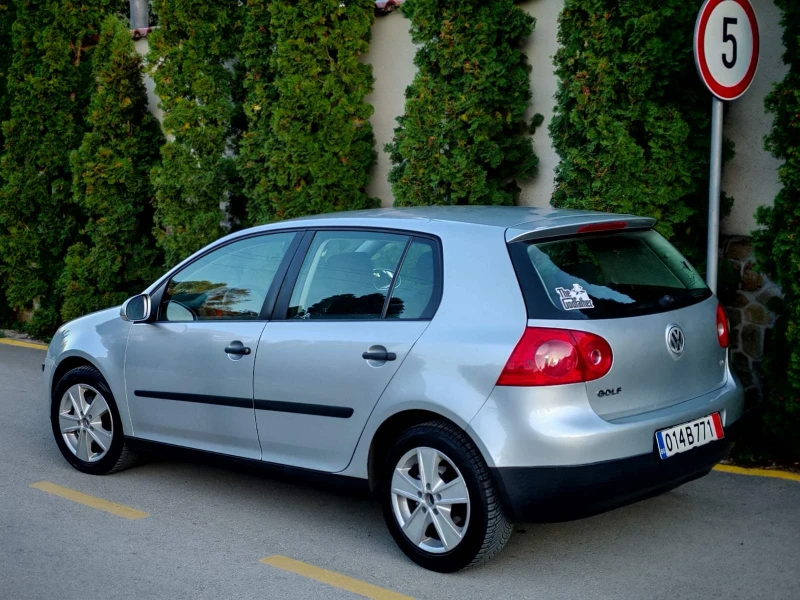 VW Golf 1.6, снимка 4 - Автомобили и джипове - 52140072