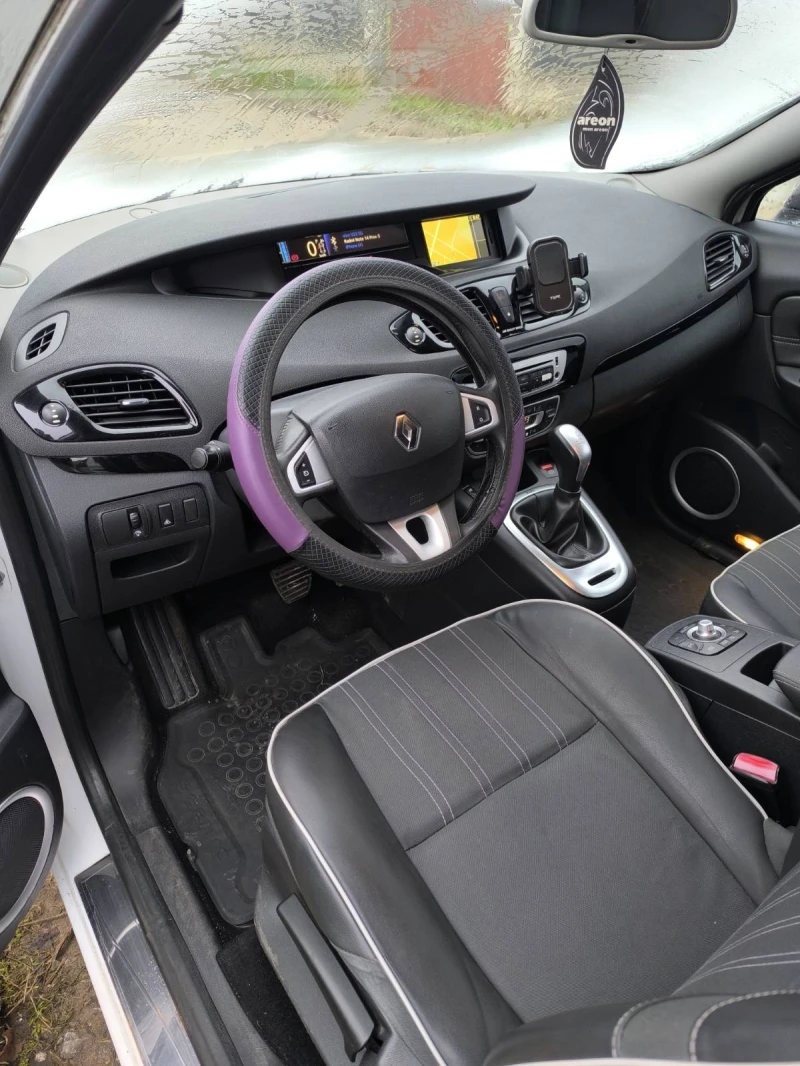 Renault Megane SCENIC, снимка 12 - Автомобили и джипове - 52873142