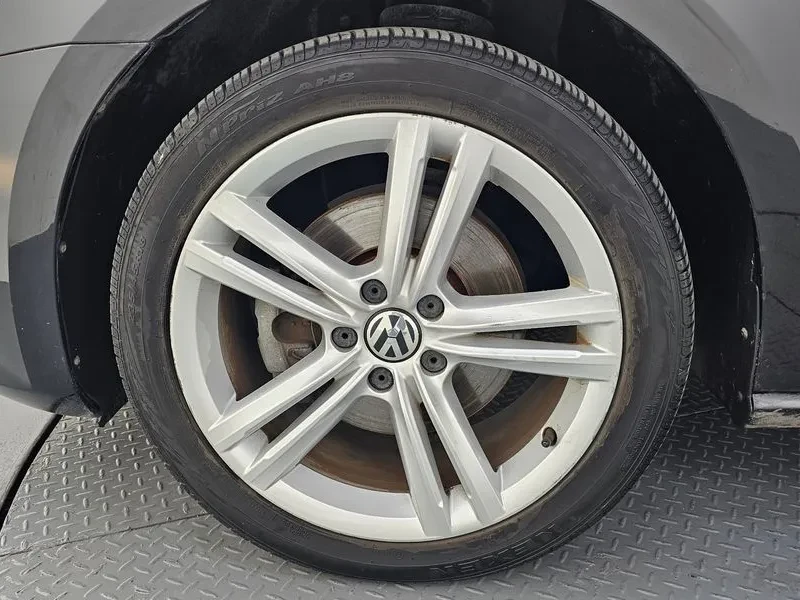 VW Passat 2.0 TDI, снимка 5 - Автомобили и джипове - 54298602