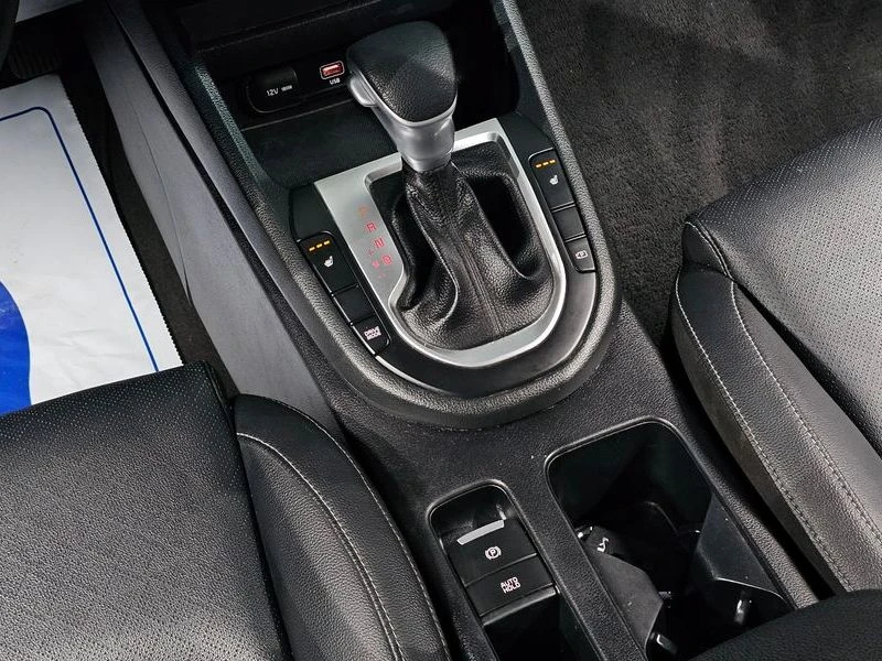 Kia K3 1.6 Automatic, снимка 12 - Автомобили и джипове - 55585780