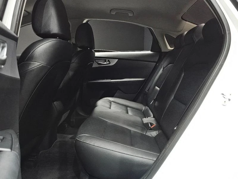 Kia K3 1.6 Automatic, снимка 16 - Автомобили и джипове - 55585780